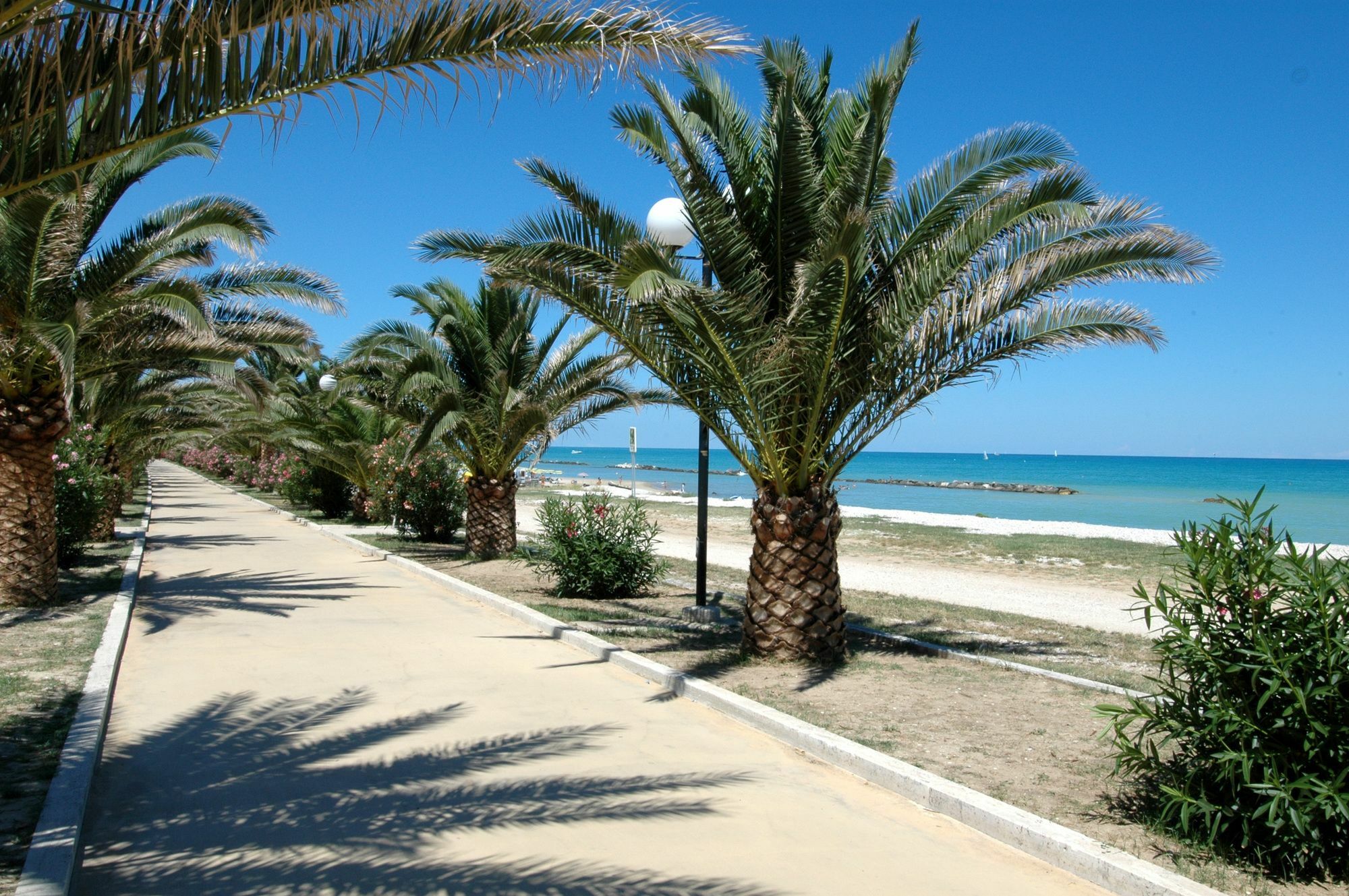 Ihr Residence Hotel Le Terrazze Grottammare Buitenkant foto
